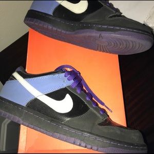 7Y black and purple dunks